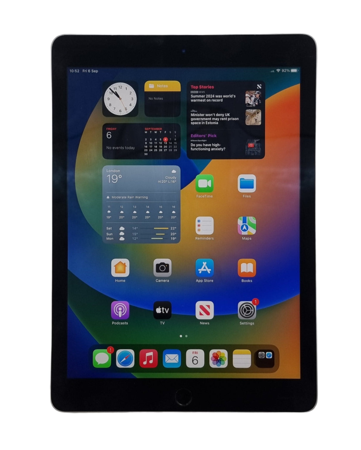 Tablette Apple iPad Pro 9,7", 32 Go, Wi-Fi + Cellulaire, Débloquée, Gris sidéral, A1674