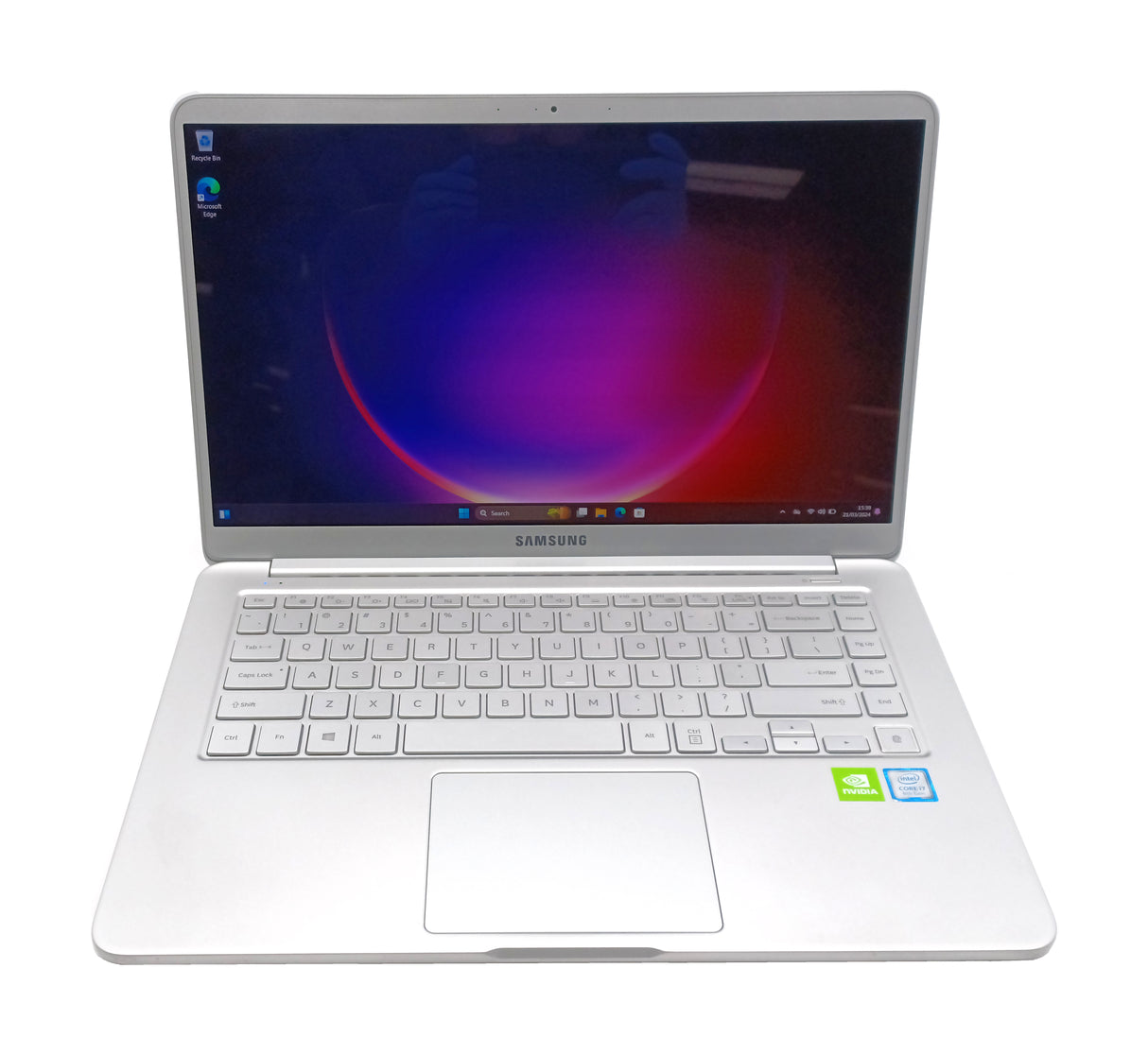 Ordinateur portable Samsung NP900X5T 15" i7 8e génération 16 Go RAM 256 Go SSD GeForce MX150