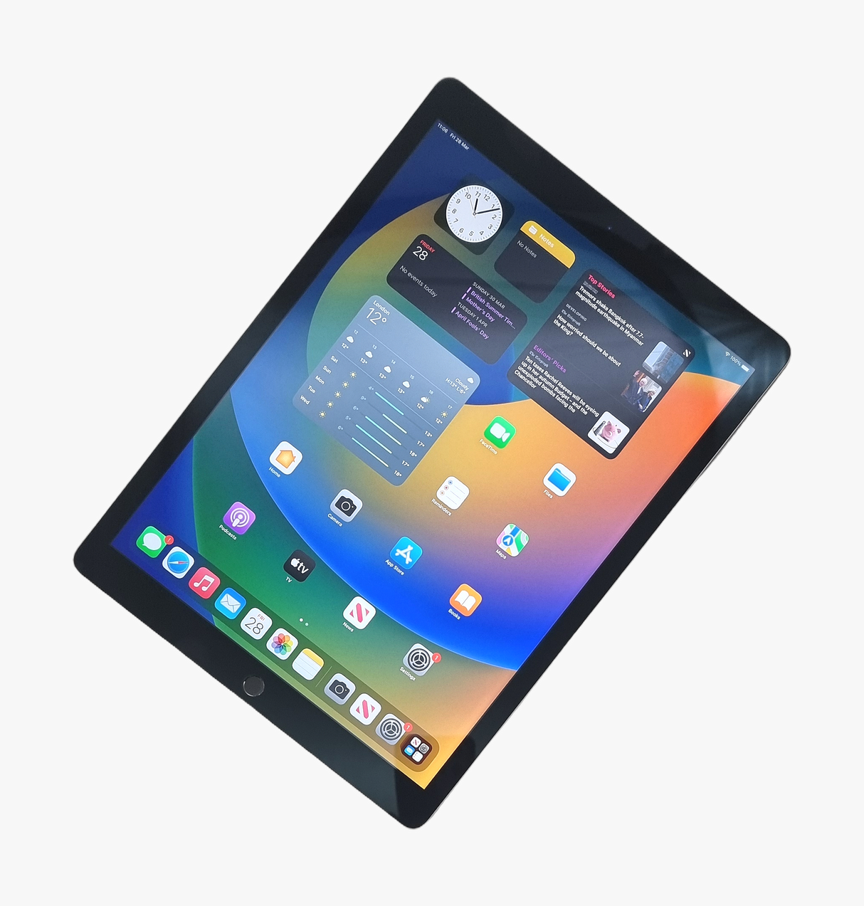 Apple iPad Pro 1st Generation Tablet, 32GB, Wi-Fi, Space Grey, A1584