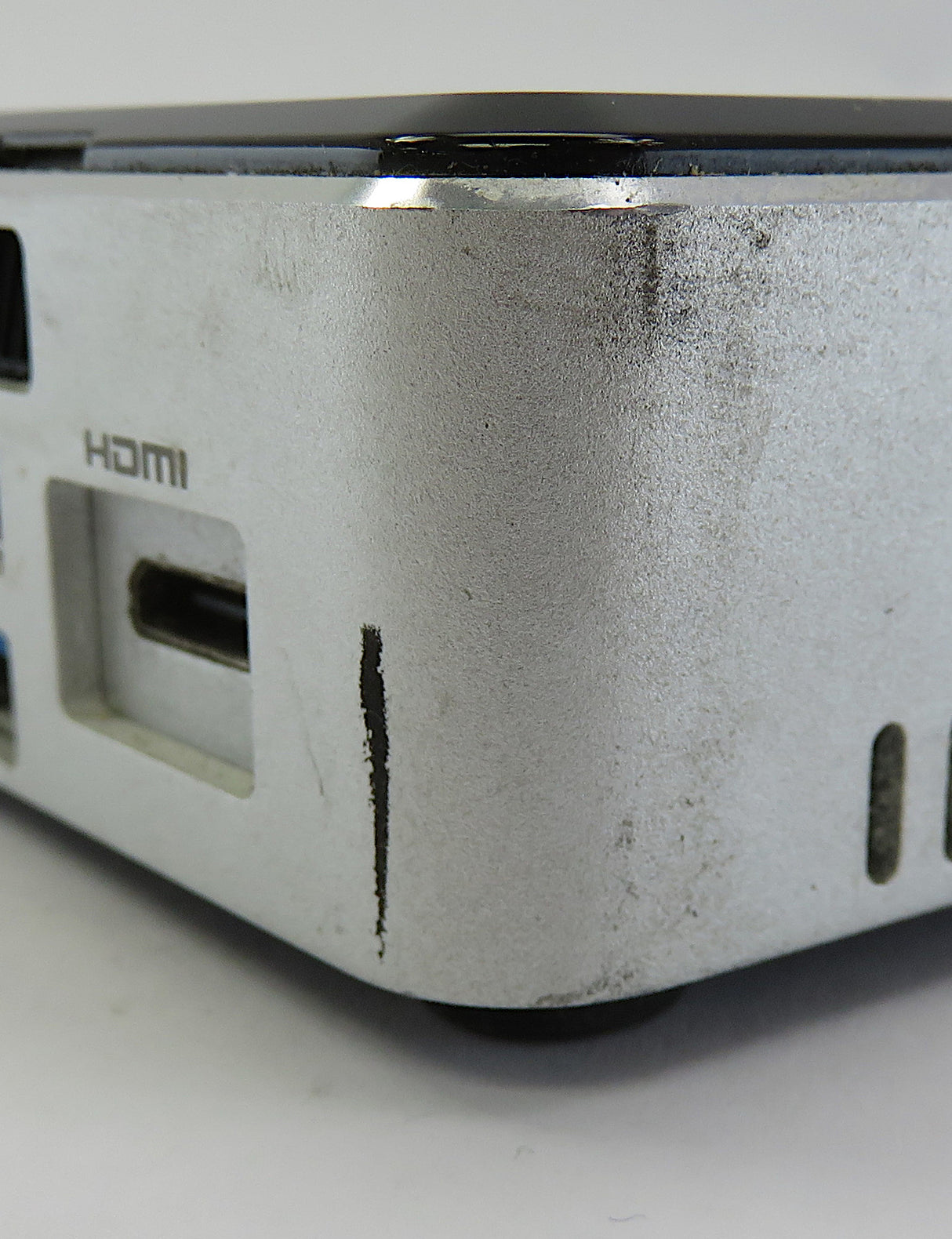 Mini-PC Intel NUC5i3RYK : Core i3-5010U, 8 Go de RAM, SSD 256 Go, Wi-Fi+BT, Windows 10