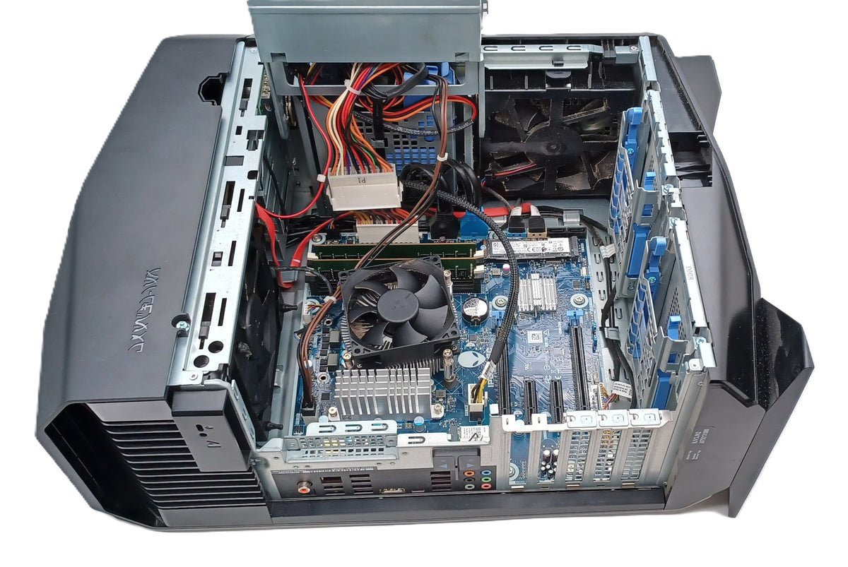 Inside Alienware R7 Alienware Aurora R7 Gaming PC: 8th Gen i7 CPU, 16GB RAM, 256GB SSD, Wi ...