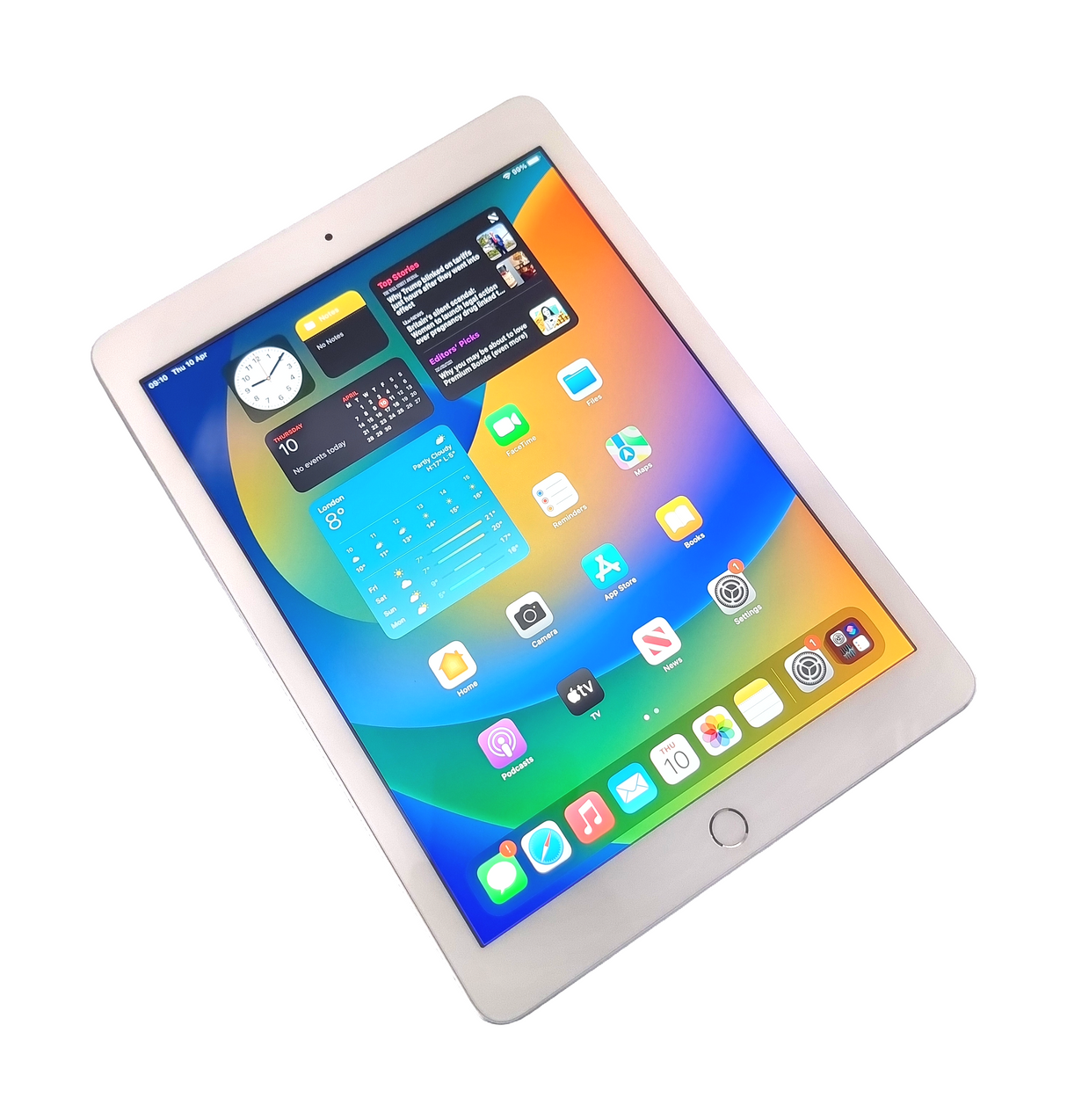 Apple iPad 5th Generation Tablet, 9.7", 32GB, Wi-Fi, Silver, A1822