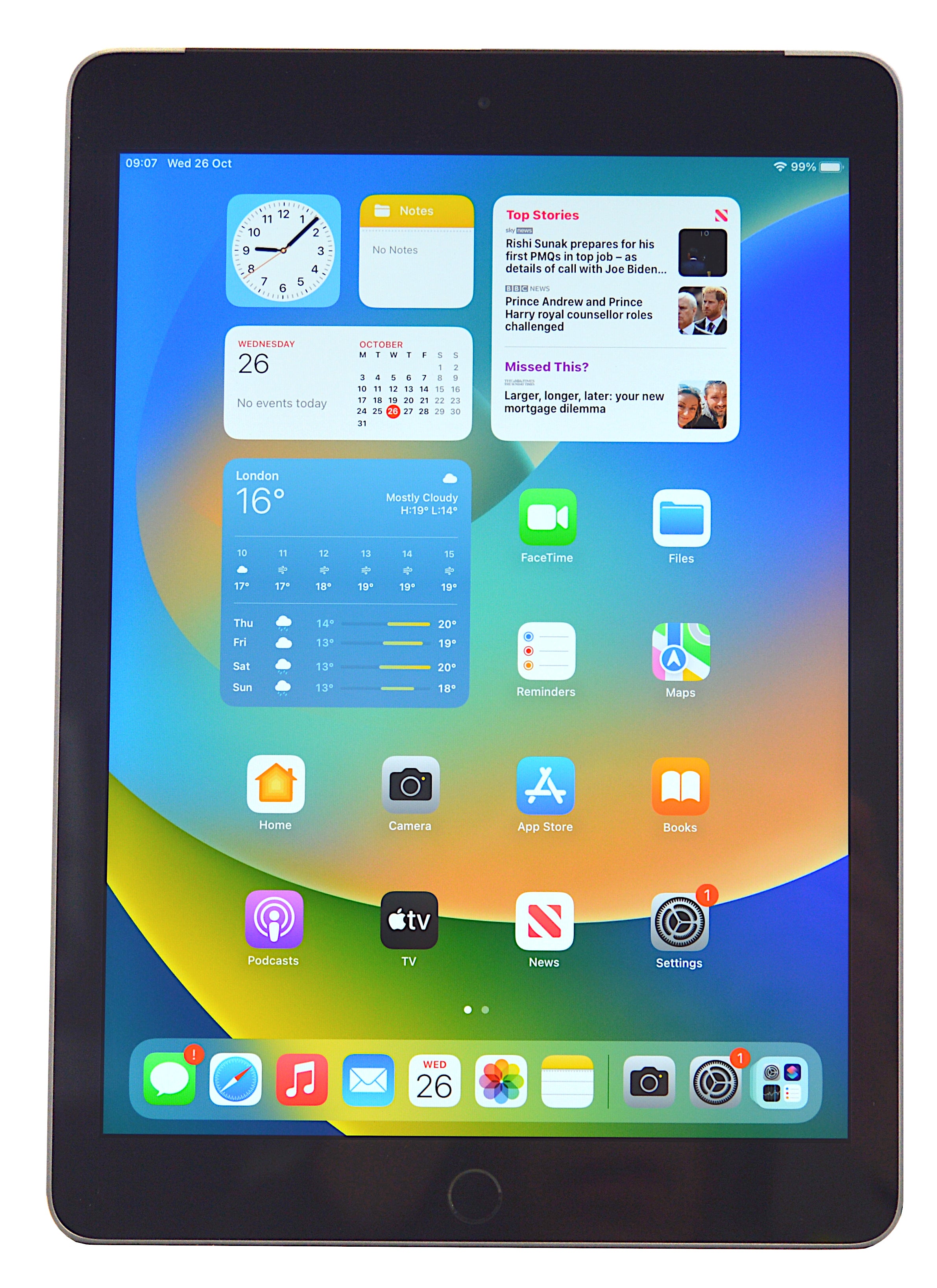 Apple IPad 5th Generation Tablet 32GB WiFi GSM Unlocked Space Gr Apple IPad 5th Generation Tablet 32GB WiFi GSM Unlocked Space Gr