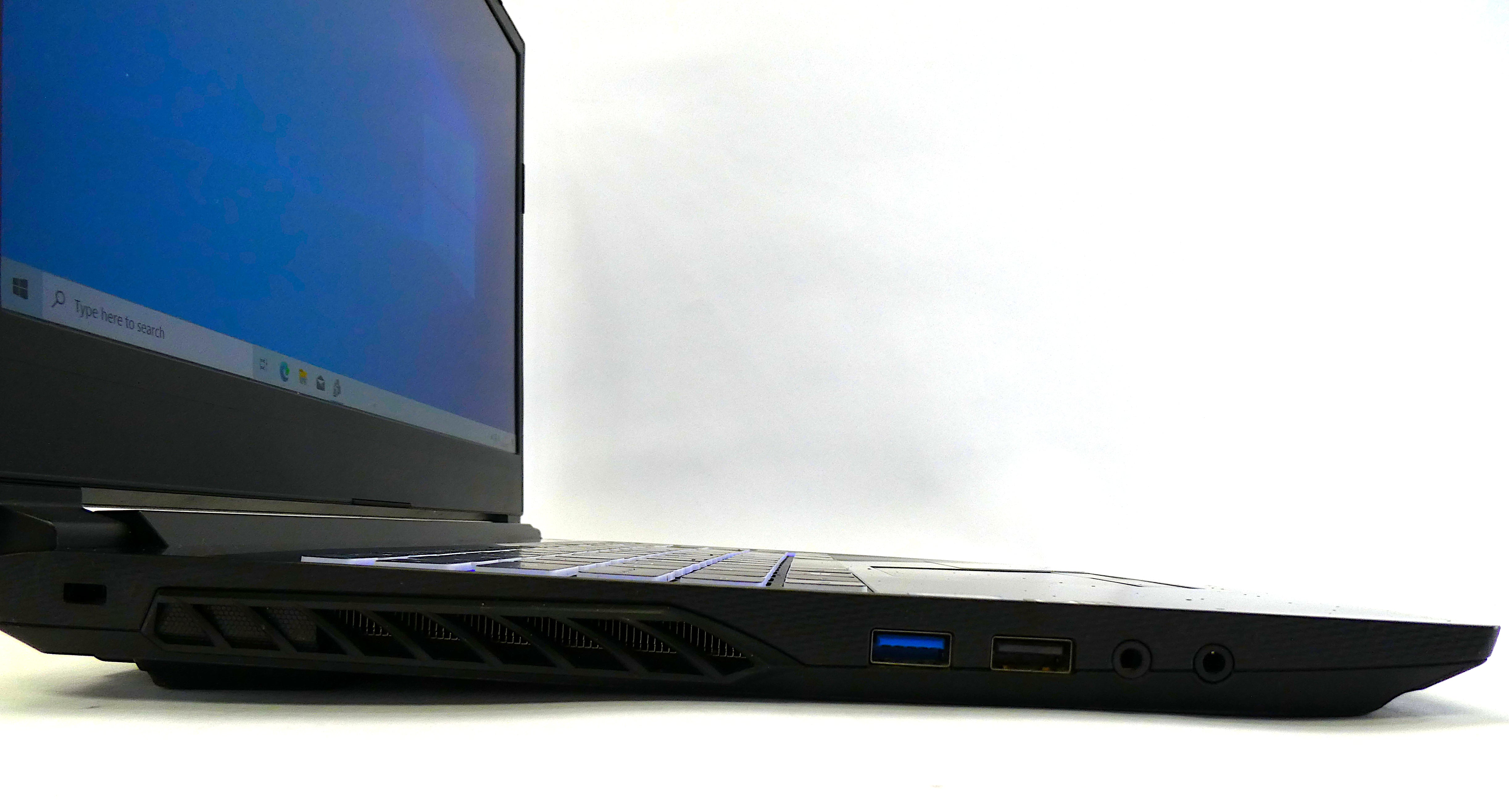 Medion Erazer P15609 Laptop, 15.6" Intel Core i5, 8GB RAM, 256GB SSD