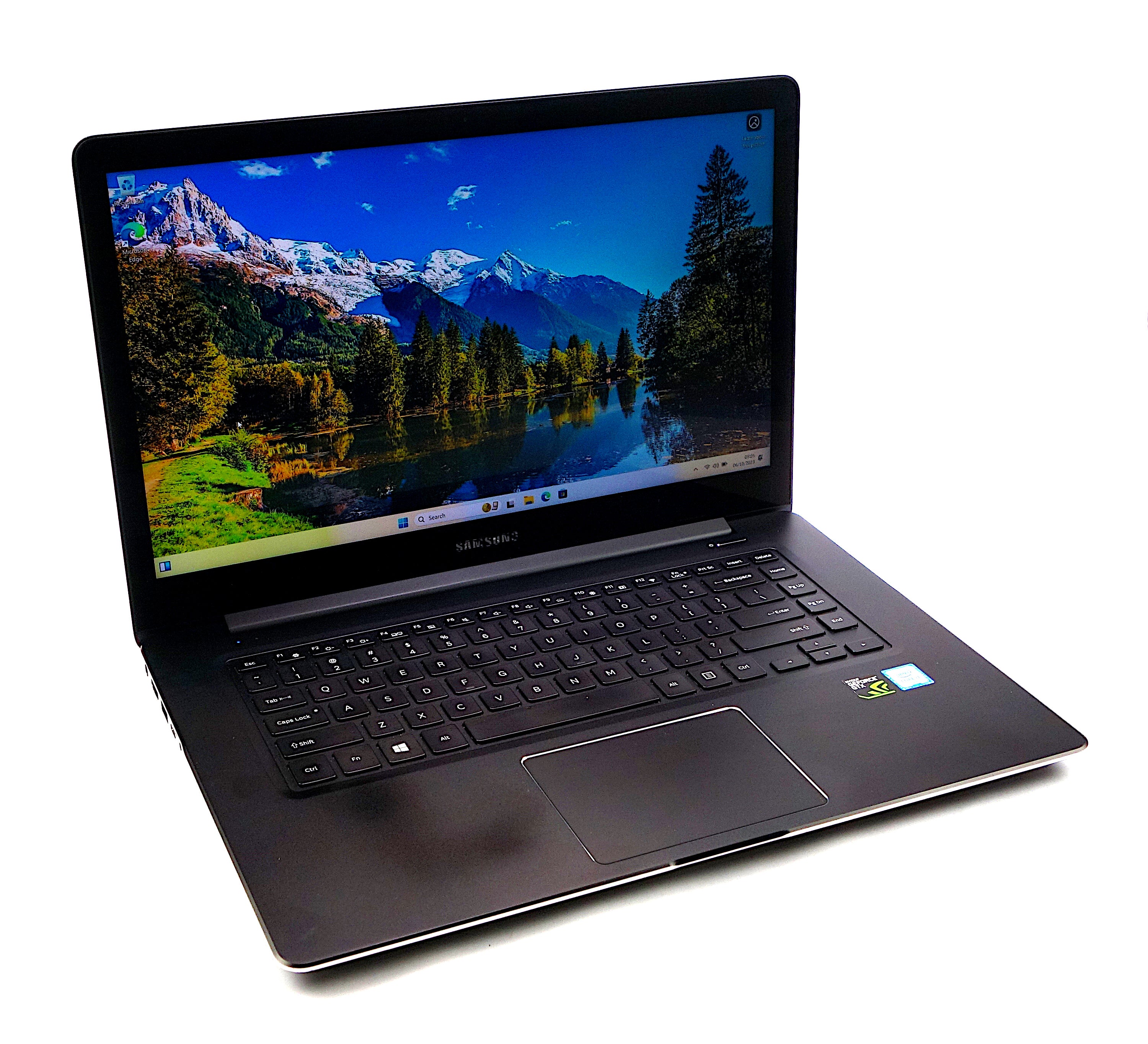 Samsung Notebook 9 Pro Laptop 15.6" Core i7 6th Gen 8GB RAM 256GB SSD
