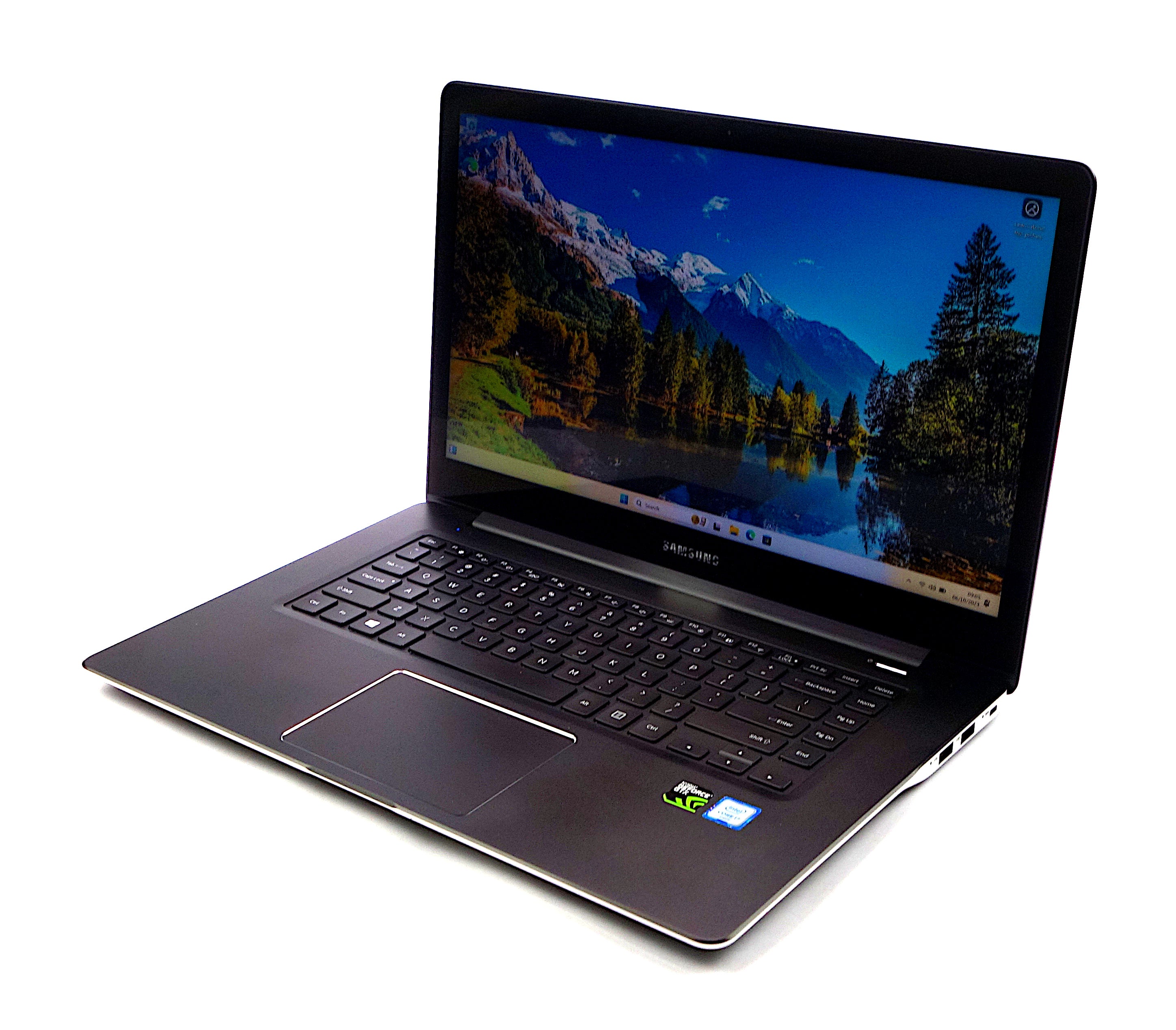 Samsung Notebook 9 Pro Laptop 15.6" Core i7 6th Gen 8GB RAM 256GB SSD